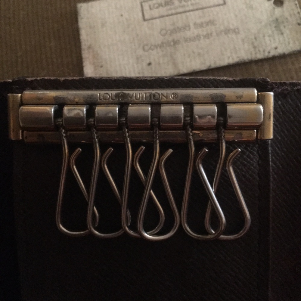 Louis Vuitton Key Holder - Picture 4 of 6